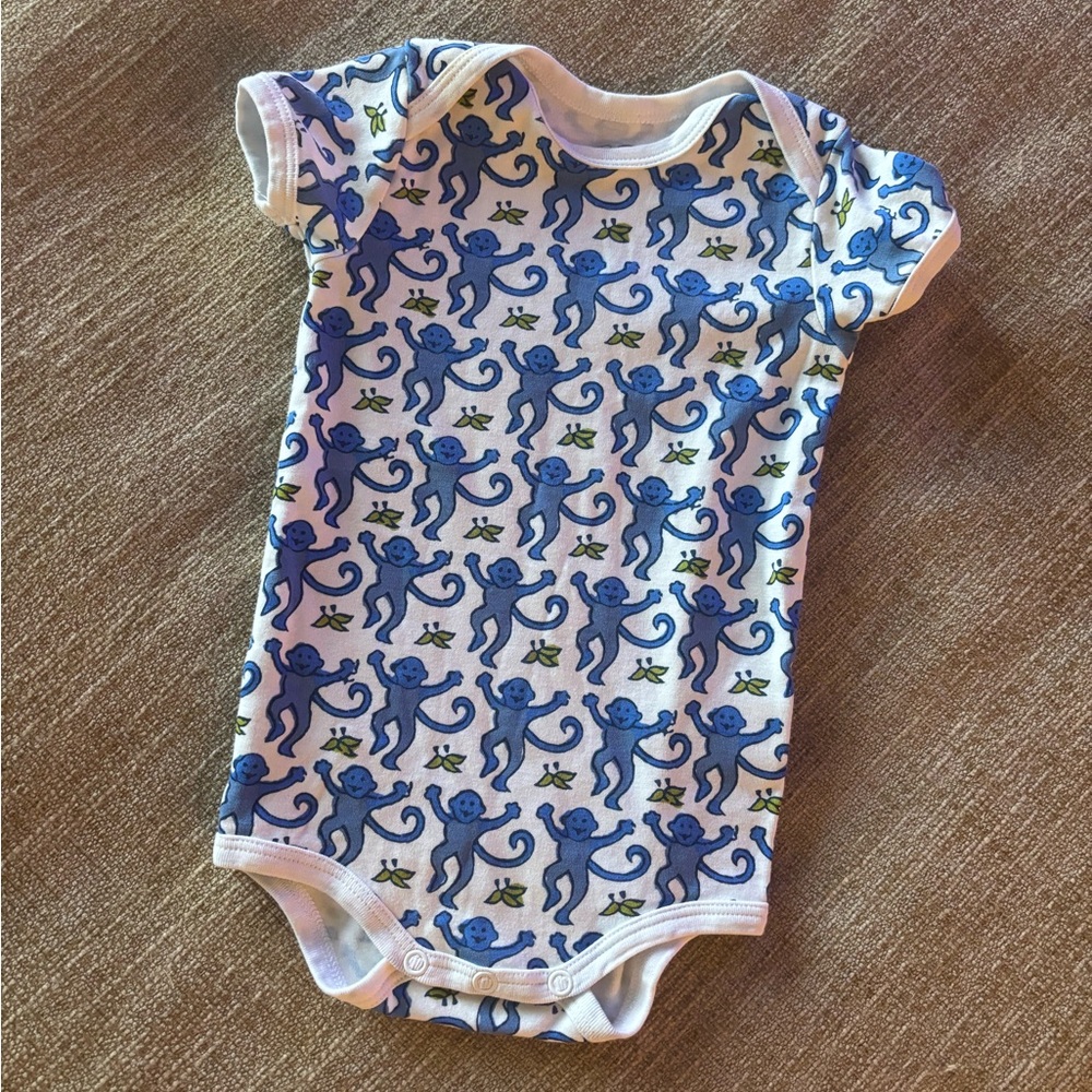 Baby roller Rabbit Onesie 6-9 months